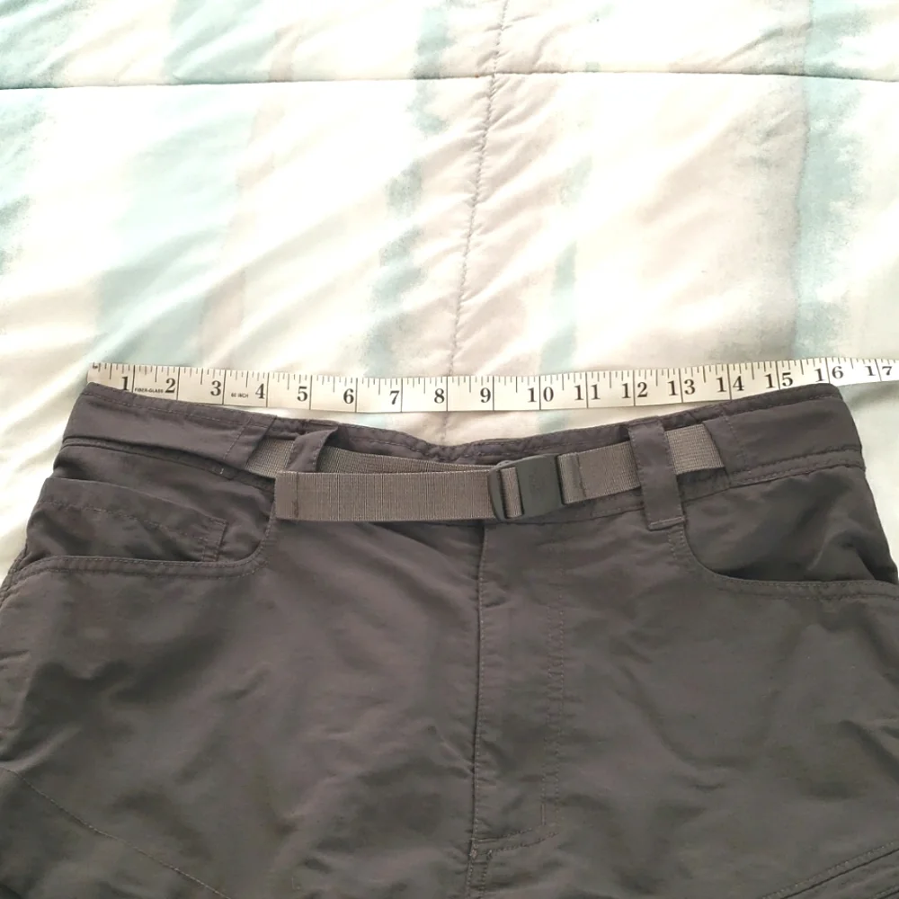 The North Face Shorts Size M